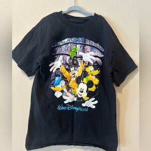 Vintage Disney world tshirt